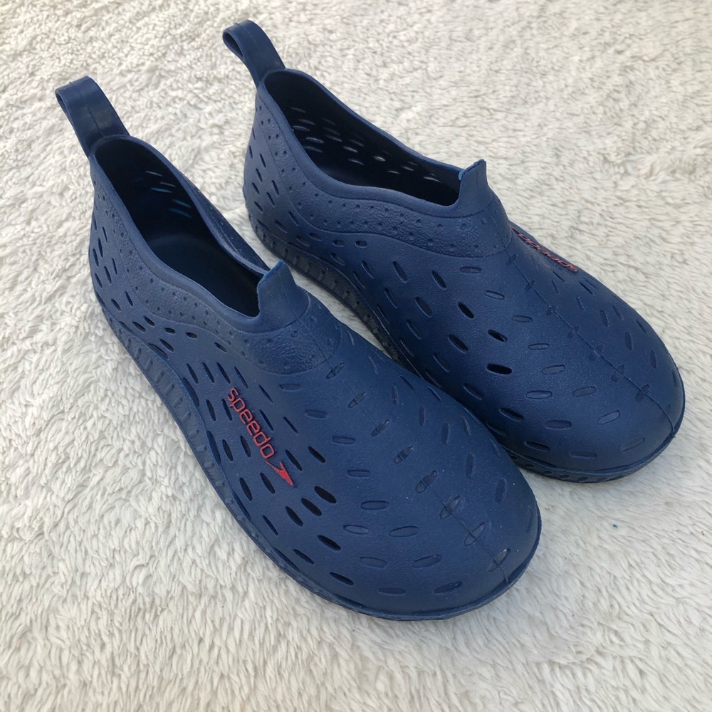 Speedo boys water shoes Large 9/10